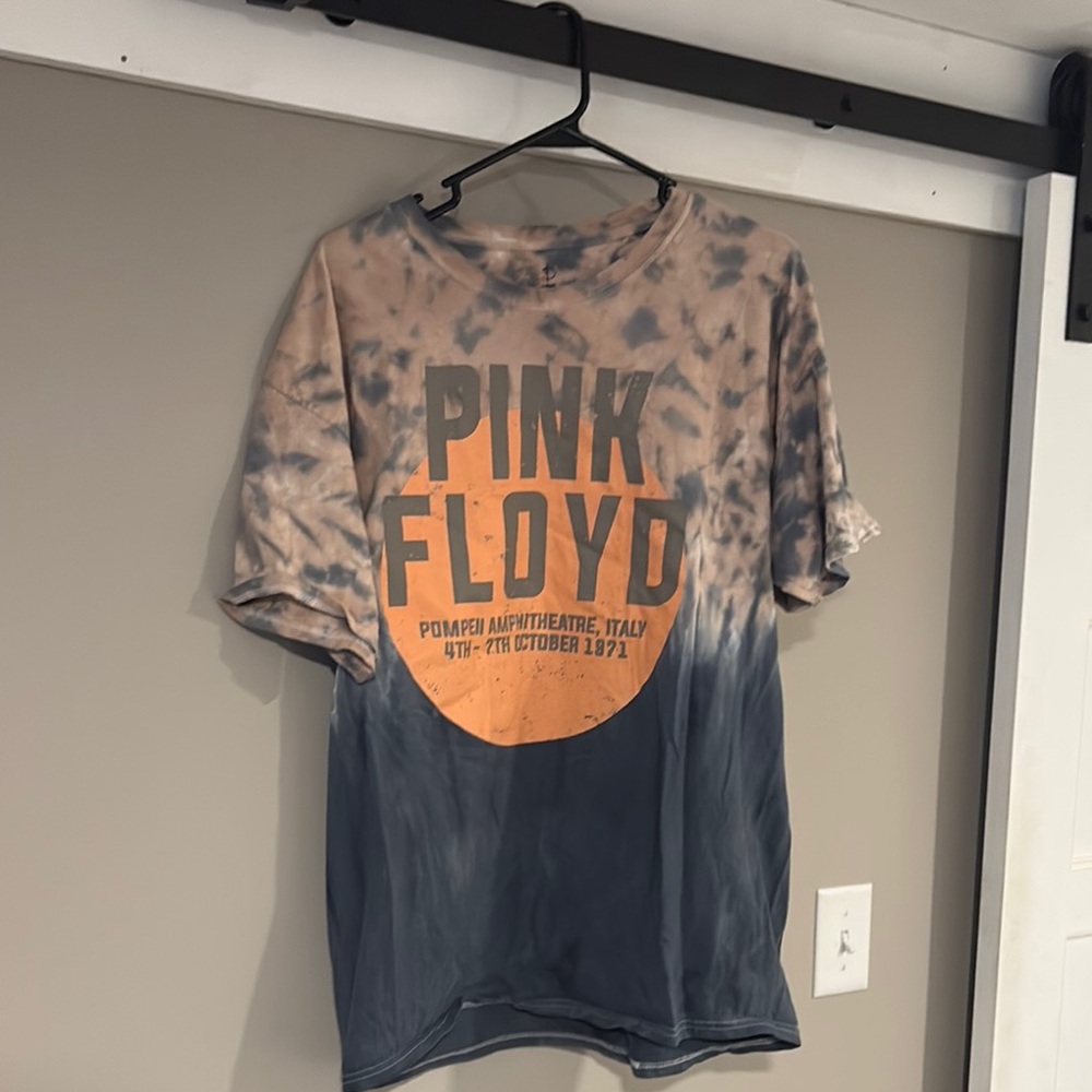 Pink Floyd Graphic Tee in Cream and Gray